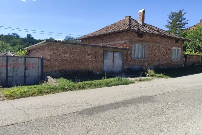 Къща в Плевен, с. Стежерово