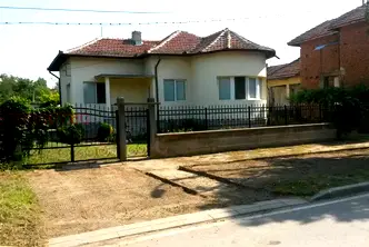 Къща в Плевен, с. Загражден