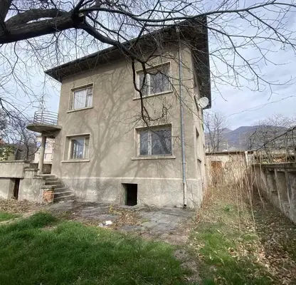 Снимка 5 — Къща в Пловдив, Карлово