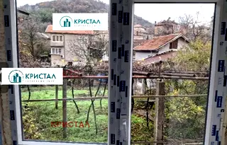 Къща в Пловдив, Перущица
