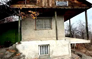 Къща в Пловдив, Перущица
