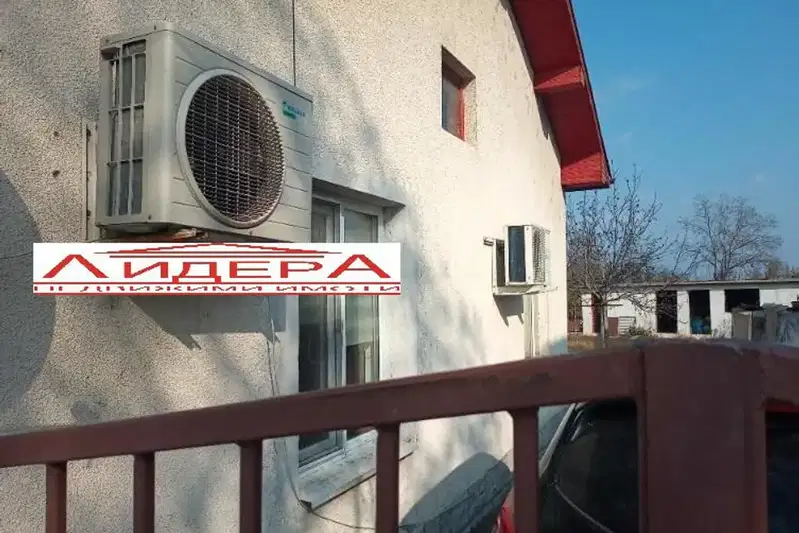 House in Oblast Plovdiv, Syedinenie