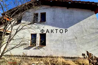 Къща в Пловдив, Съединение