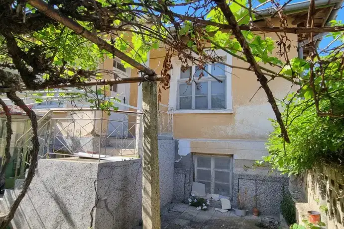 House in Oblast Plovdiv, Golyam Chardak