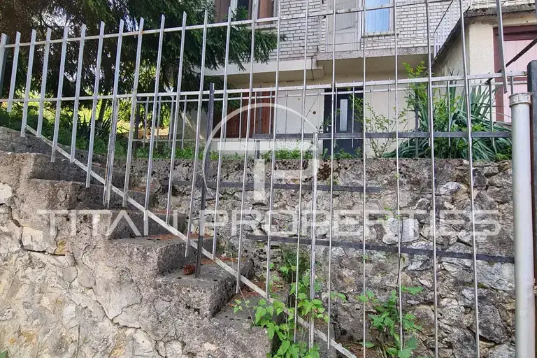 Къща в Пловдив, с. Гълъбово