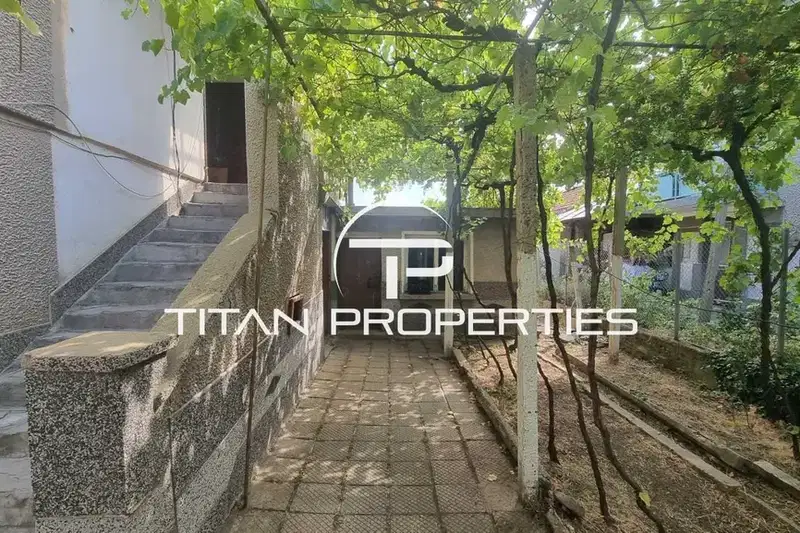 House in Oblast Plovdiv, Pyrvenec