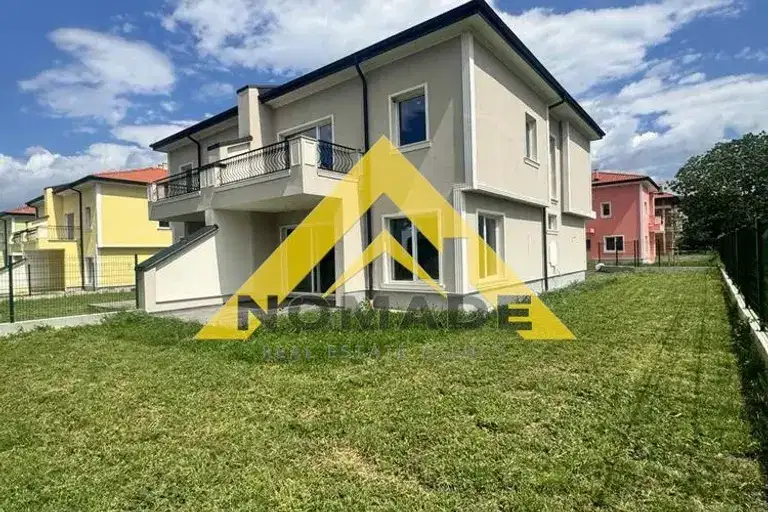 House in Oblast Plovdiv, Pyrvenec