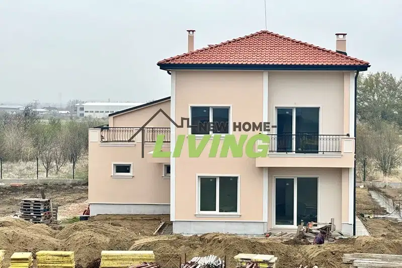 Two-storey house with 3 bedrooms in Parvenets village, gated complex