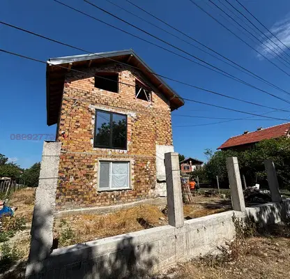 Снимка 2 — Къща 128 кв.м в с. Златитрап с двор и гледка към Родопите
