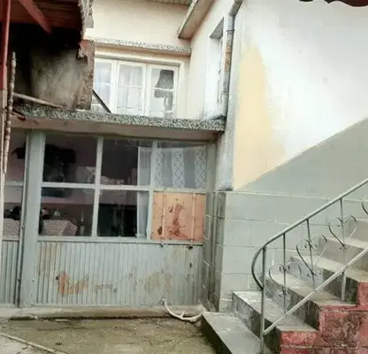 Снимка 5 — Къща с 3 спални в центъра на Борово с гараж и двор