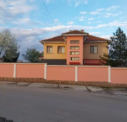 Снимка 2 — Къща в Русе, Бяла