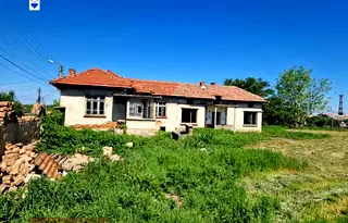 Къща в Русе, Две могили