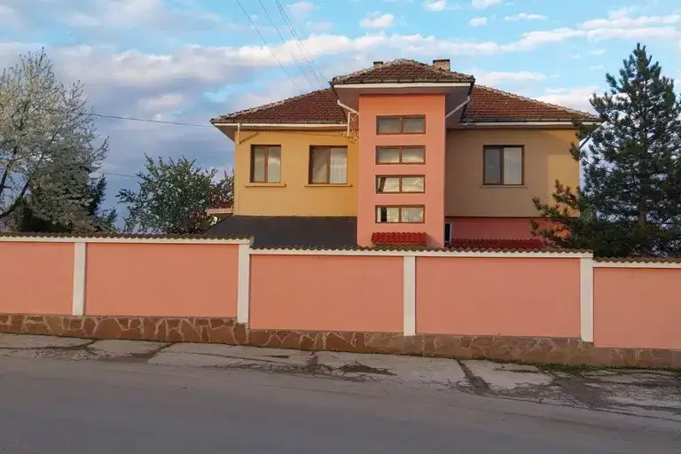 House in Oblast Ruse, Dve Mogili