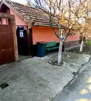 Къща в Русе, Две могили