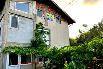 Къща в Русе, с. Божичен