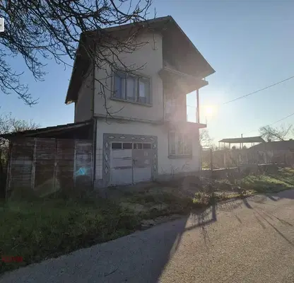 Снимка 2 — Къща в Русе, с. Бръшлен