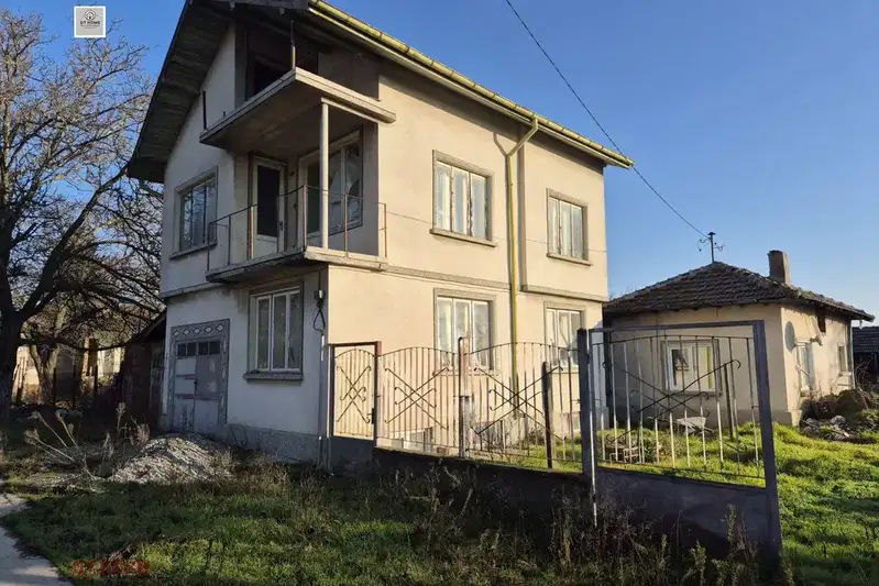 Къща в Русе, с. Бръшлен