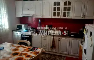 Къща в Русе, с. Бъзън