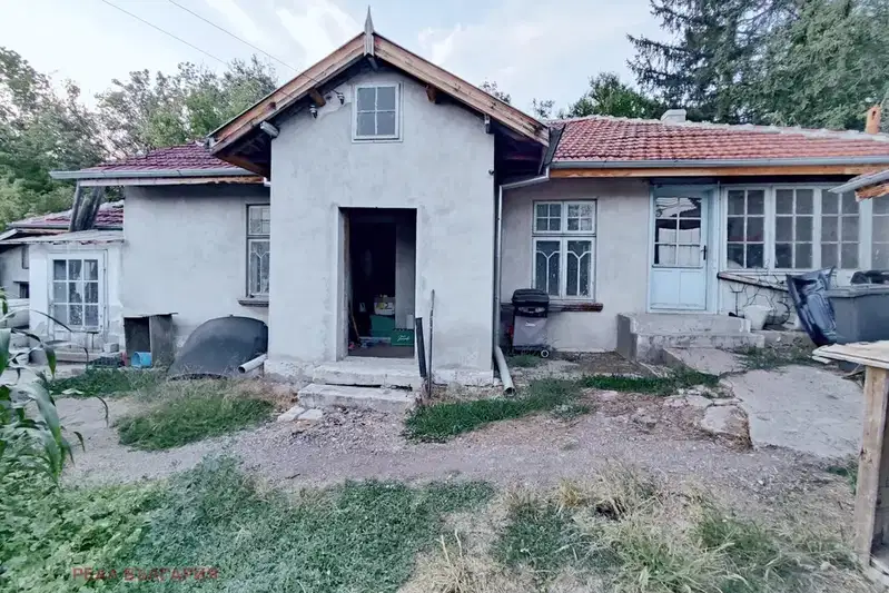 Къща в Русе, с. Червена вода