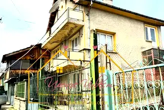 Къща в Русе, с. Червена вода