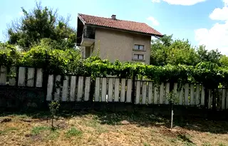 Къща в Русе, с. Червена вода