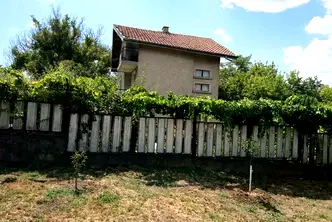 Къща в Русе, с. Червена вода