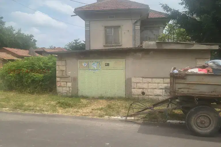 Къща в Русе, с. Кривина