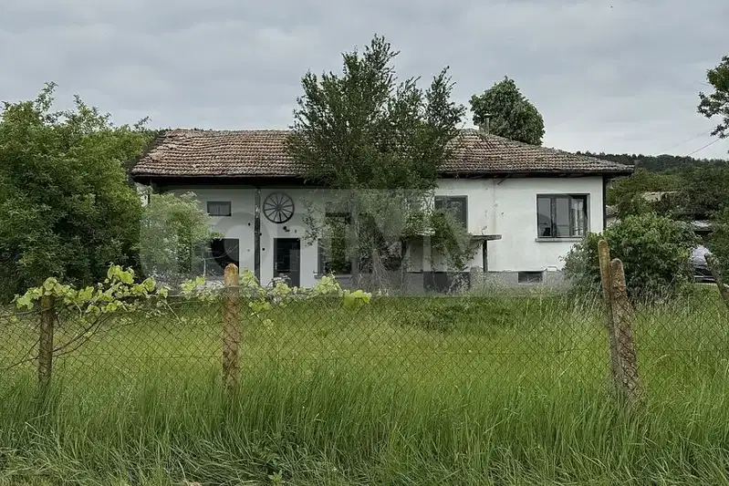 Къща в Русе, с. Лом Черковна