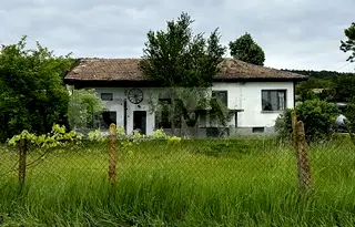 Къща в Русе, с. Лом Черковна