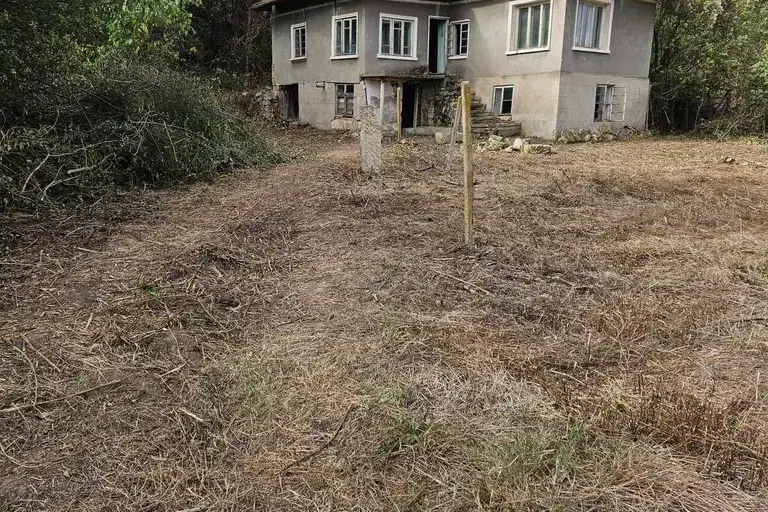 Къща в Русе, с. Мечка