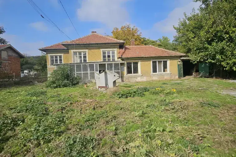Къща в Русе, с. Николово