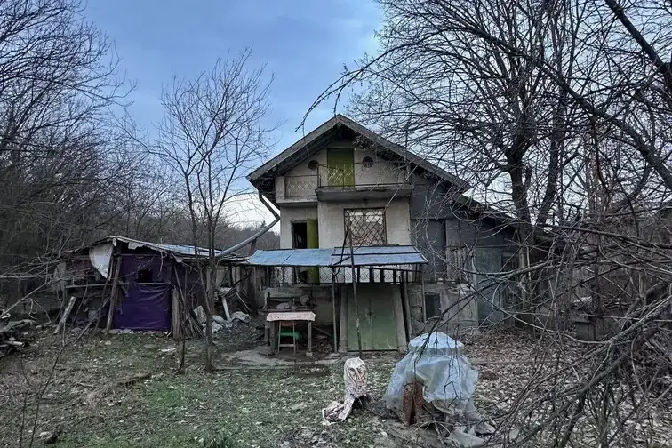 Къща с 3 нива и гараж в с. Николово, област Русе