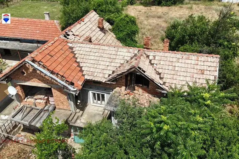 Къща в Русе, с. Обретеник