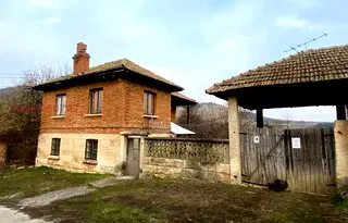 Къща в Русе, с. Острица