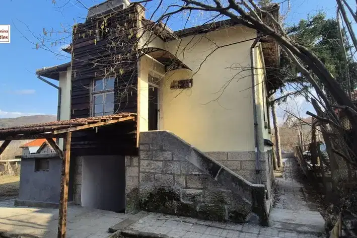 House in Oblast Ruse, Ostrica