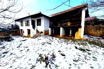 Къща в Русе, с. Пет кладенци