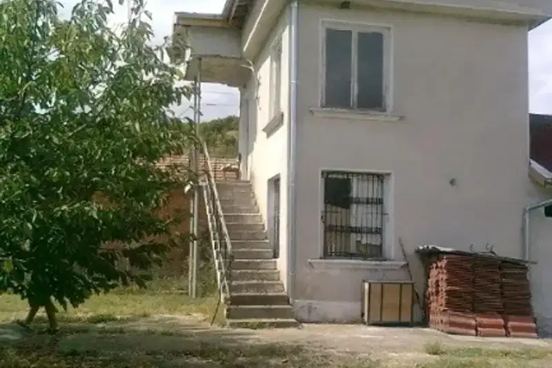 House in Oblast Ruse, Svalenik