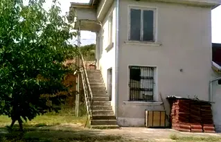 Къща в Русе, с. Сваленик
