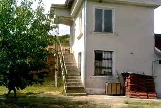 Къща в Русе, с. Сваленик