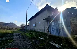 Къща в Русе, с. Сваленик