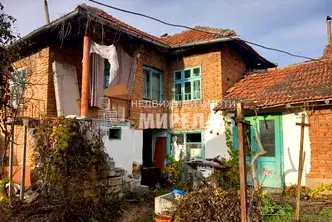 Къща в Русе, с. Сваленик
