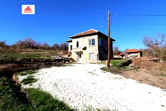 Къща в Русе, с. Тръстеник