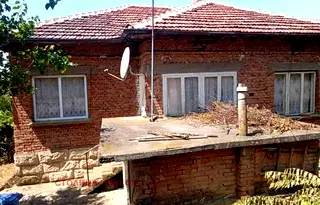 Къща в Русе, с. Тръстеник