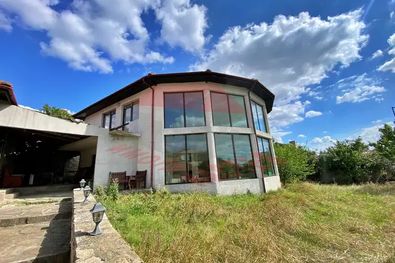 House in Oblast Shumen, Novi Pazar