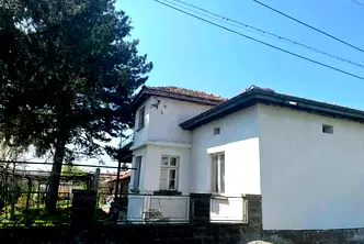 Къща в Шумен, с. Дибич