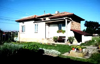 Къща в Шумен, с. Дибич