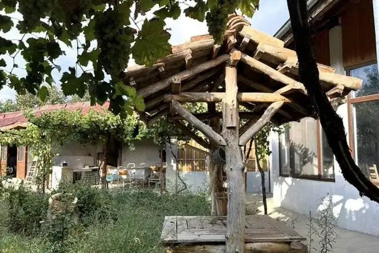 Двуетажна къща с 3 спални в с. Ивански, област Шумен