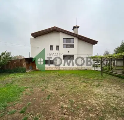 Photo 2 — House in Oblast Shumen, Ivanski