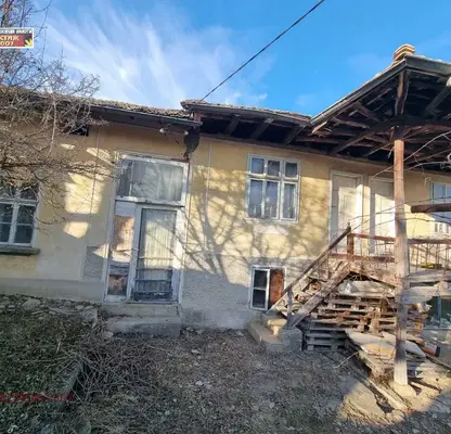 Снимка 4 — Къща в Шумен, с. Ивански