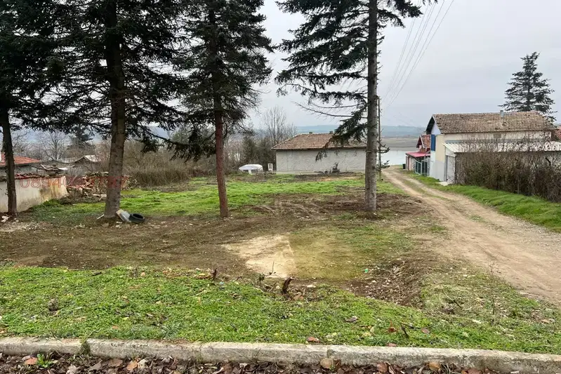 Къща в Шумен, с. Ловец
